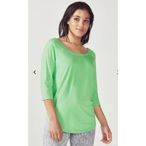 Fabletics Women's Shamrock Green Palisades 3/4 Sleeve Wide Neck Top Size…